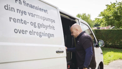 Energipriserne stiger, men for en almindelig, dansk familie er der gode muligheder for at spare på elregningen. Danskerne er allerede gået i gang.