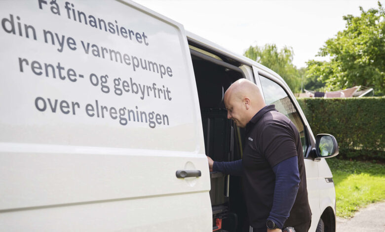 Energipriserne stiger, men for en almindelig, dansk familie er der gode muligheder for at spare på elregningen. Danskerne er allerede gået i gang.