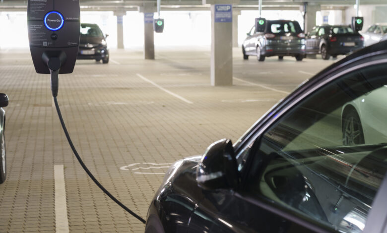 PowerGos første ladepunkt i Danmark er nu i drift. I det nye parkeringshus Cronhammar i Vejle har PowerGo implementeret 40 ladepunkter